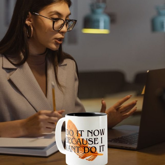 Action Taker Motivational Mug - "I Do It Now" Bold Två-Tonad Mugg (Skapare uppladdad)