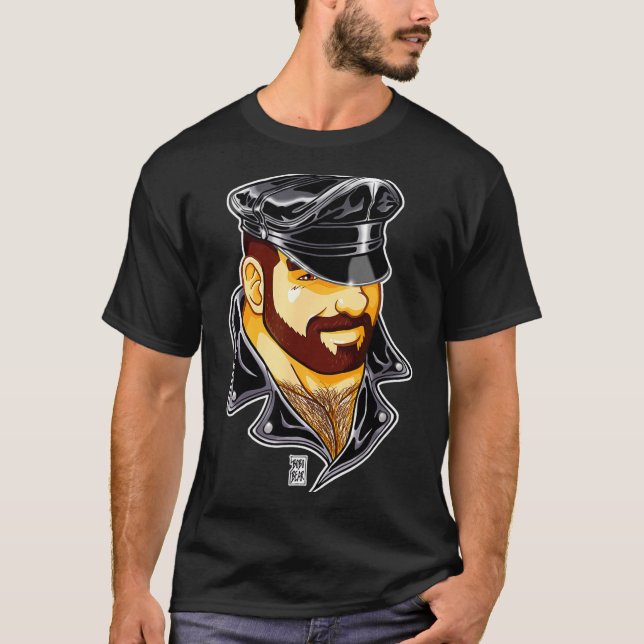 Adam Likes Leather Hat  T Shirt (Framsida)