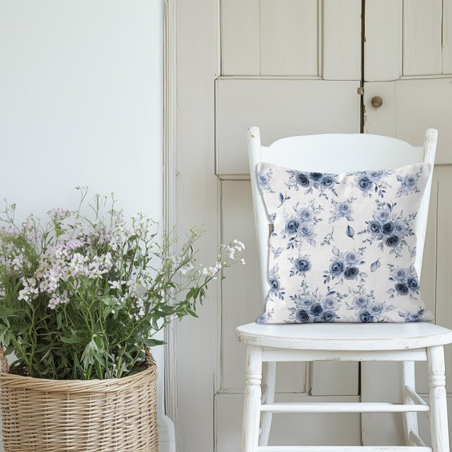 Adele Watercolor Blå Landets Rosor Kudde (Adele Blue Roses Throw Pillow)