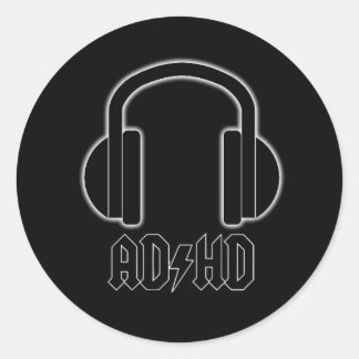 ADHD-hörlurar tillbaka i svart (ACDC Parody)märke Runt Klistermärke