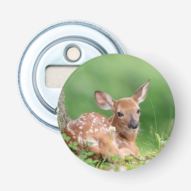 Aditable Fawn som lägger sig under träd Flasköppnare (Framsidan)