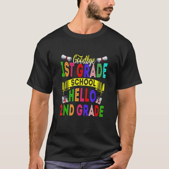 Adjö 1:a Klass Hej 2:a Klass-skolan Graduati T Shirt (Framsida)