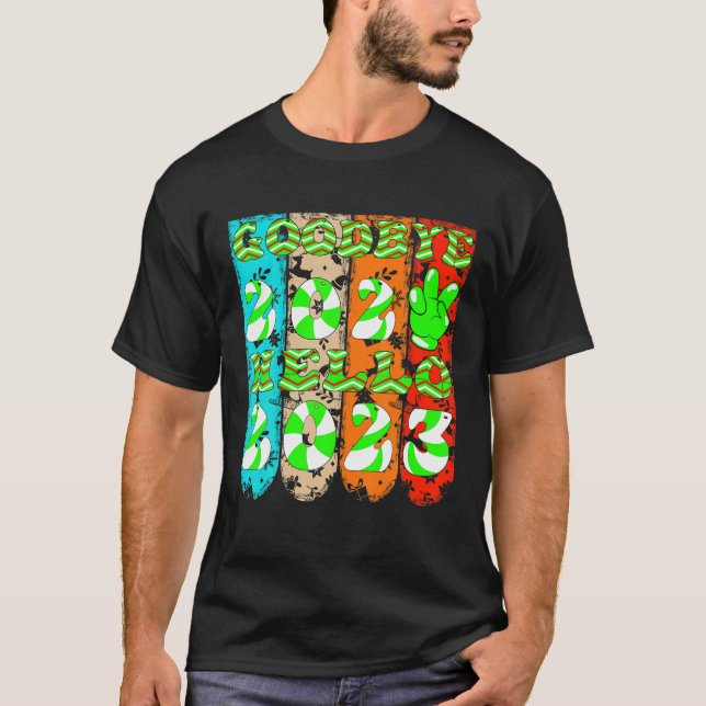 Adjö 2022 Hej 2023 Retro Groovy jul Ny jul T Shirt (Framsida)