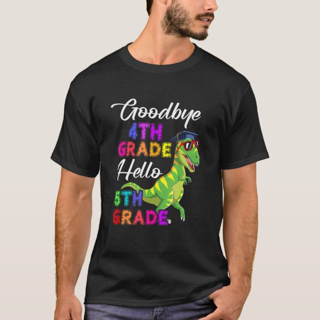 Adjö 4:e Hej 5:e Klass-dinosaur T Shirt (Framsida)