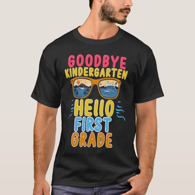 Adjö Kindergarten Hej 1:a Klass Lärarstudier T Shirt (Framsida)