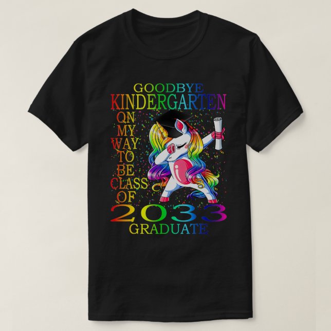 Adjö Kindergarten Klass 2033 2021 Grad Hej T Shirt (Design framsida)