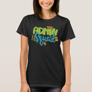 Administratörsassistenten för administratör i fyrk t shirt