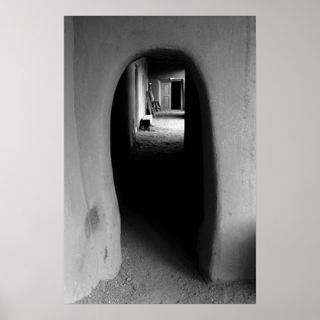 Adobe-dörrarkitektur Svart & Vitt Foto Poster (Framsidan)