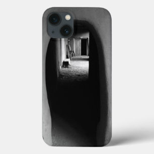 Adobe Passageway: Svart & Vitt foto