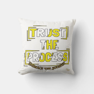 ADOM "Lita på processen" Dam Grafisk T-Shirt Kudde