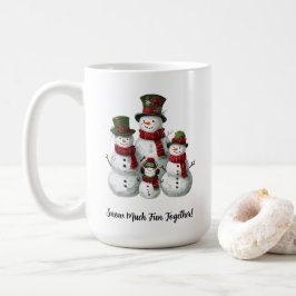 Adorable Snowman Family in Matching Hats & Scarves Kaffemugg