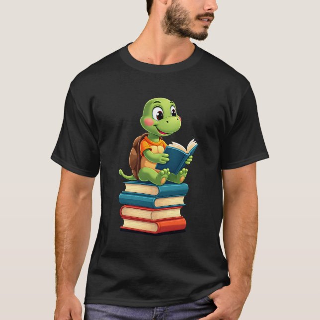 Adorable Turtle Reading Books (4) T Shirt (Framsida)