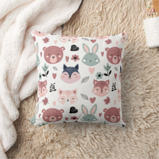 Adorable Woodland Creatures With Hearts Kudde