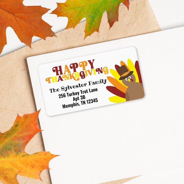 Adressetikett Cute Turkey Retro Lycklig Thankgivin (Happy Thanksgiving Retro Font Cute Turkey Return Address labels)