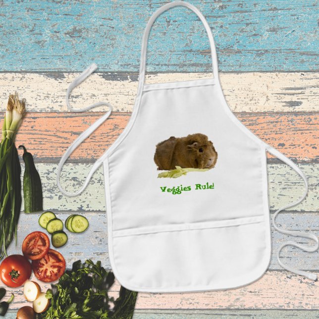 Adsible Guinea Gris Eating Celery Photography Barnförkläde (Cute guinea pig kids apron as a fun gift idea is available in three fabric colors. )