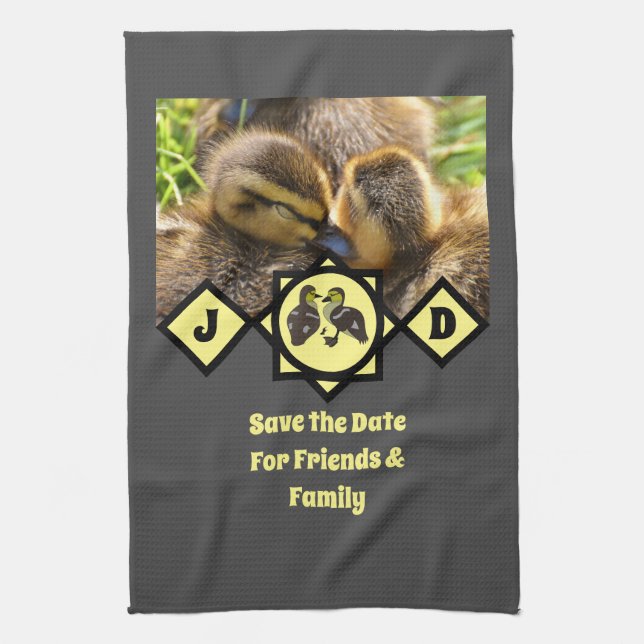 Adsible Twin Ducklings Monogram Photo Kökshandduk (Vertikal)