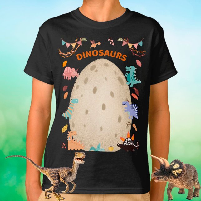 Adsible Watercolor Dinosaurs with Large Dino Egg T Shirt (Skapare uppladdad)