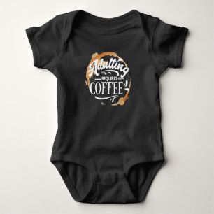 ADULERING KRÄVER KAFFE - COFFEE ÄLSKARE T-Shirt