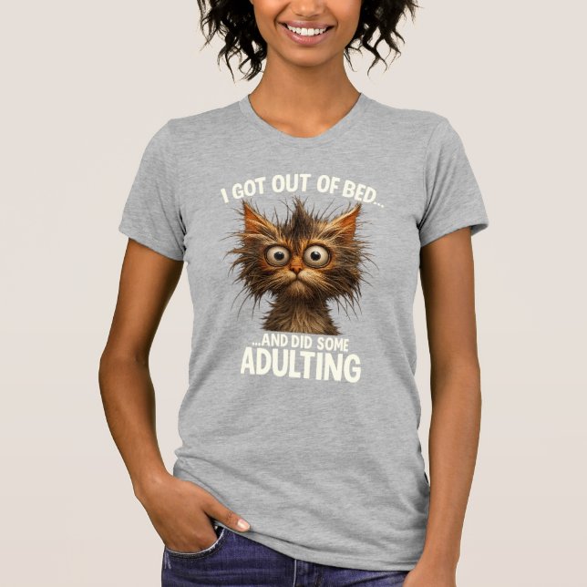 Adulting T Shirt (Framsida)