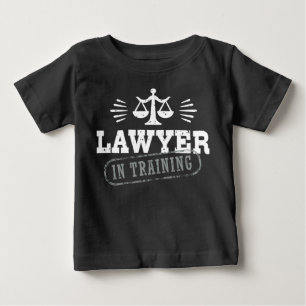 Advokat under utbildning tee