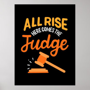 Advokaten Stiga upp här kommer domaren Poster