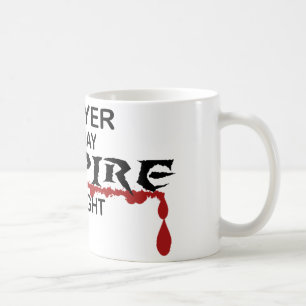 Advokatvampyr vid natt kaffemugg