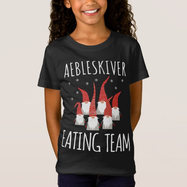 Aebleskiver Eating Team Gnomes Funny Aebleskiver L T Shirt (Framsida)