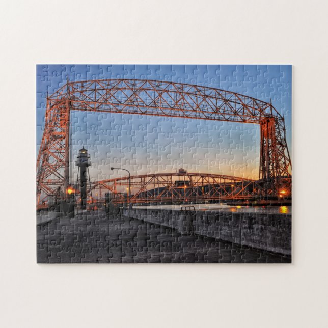 Aerial Hiss Bridge och Lighthouse Duluth Minnesota Pussel (Horisontell)