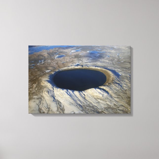 Aerial Pingualuit Crater, Quebec, Kanada. Canvastryck (Framsida)