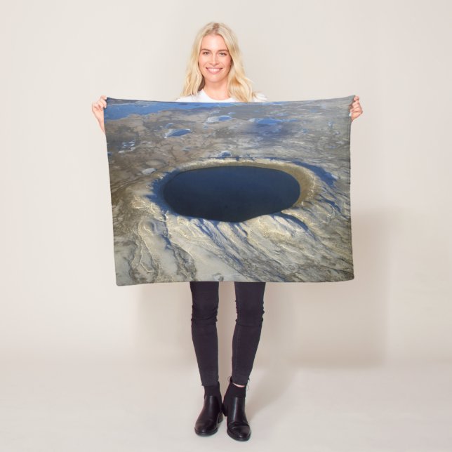 Aerial Pingualuit Crater, Quebec, Kanada. Fleecefilt (På plats)