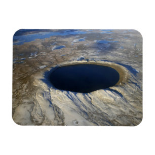 Aerial Pingualuit Crater, Quebec, Kanada. Magnet
