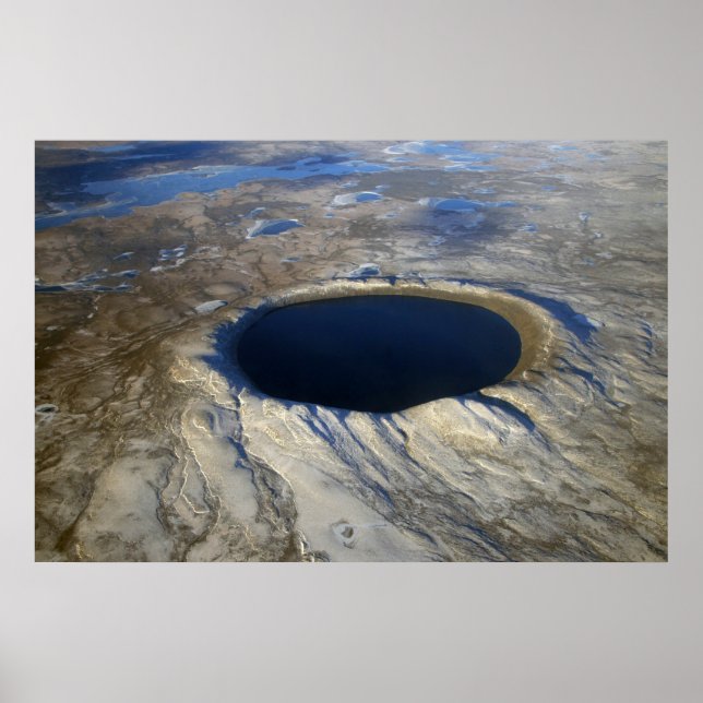 Aerial Pingualuit Crater, Quebec, Kanada. Poster (Framsidan)