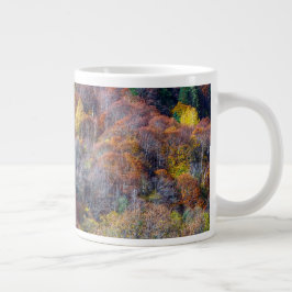 Aerialvy över höstskog, färgat Träd Jumbo Mugg