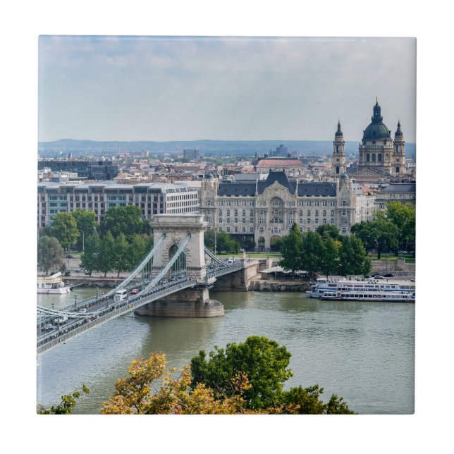 Aerivy över kedjebryggan i Budapest, Ungern Kakelplatta (Framsidan)