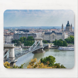 Aerivy över kedjebryggan i Budapest, Ungern Musmatta