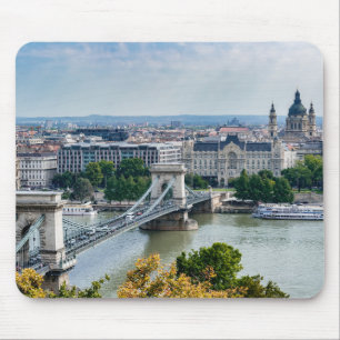Aerivy över kedjebryggan i Budapest, Ungern Musmatta