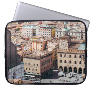 Aervy över Piazza Maggiore Square och San Petr Laptop Fodral