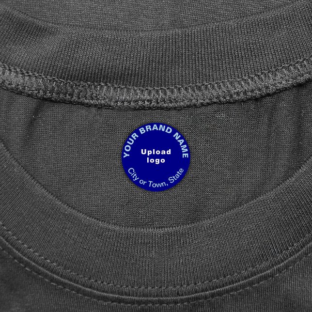Affärsbeteckning på etikett för blå rundkläder (Small blue round clothing label with your business brand)