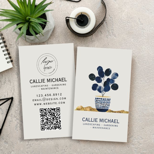 Affärskort av guldfetter för organiska Blommigtar Visitkort (Organic Floral Shapes Gold Foil #nature #moderbusinesscard #navybluegold #addlogo #qrcode)