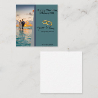 Affärskort på mellan 3,5 tum x 2,5 tum fyrkantigt visitkort