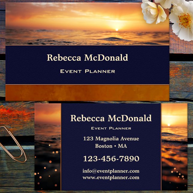 Affärskortet Honeymoon Sunset Event Planner Visitkort (Business card featuring a sunset at the ocean with light sparkles - event planner or wedding planner)