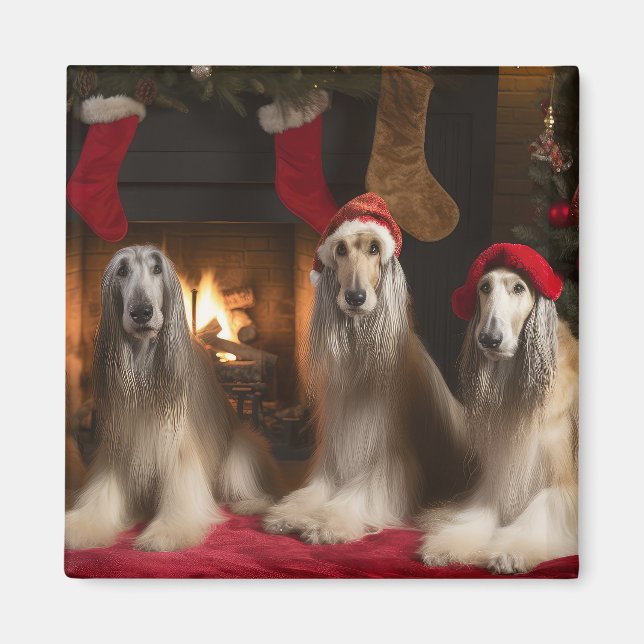 Afghan Hound by the Fireplace jul Magnet (Framsidan)