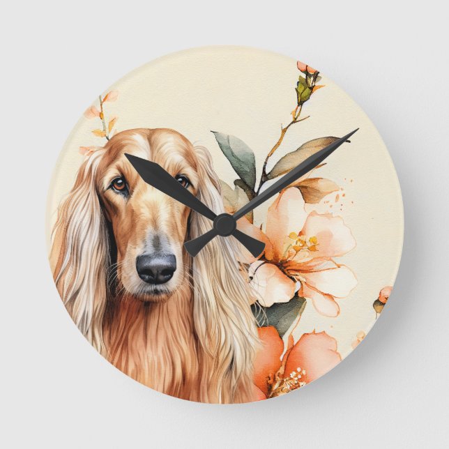 Afghan Hound Dog and Peach Lilies Rund Klocka (Framsida)