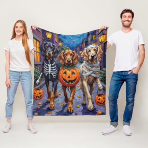 Afghan Hound Hundar som går runt på Halloween Fleecefilt