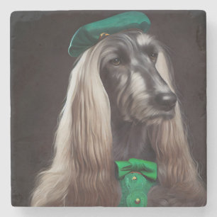 afghanhund hund i St. Patricks dags dräkt Stenunderlägg
