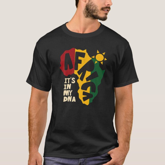 Africa with sun It's in my DNA T Shirt (Framsida)