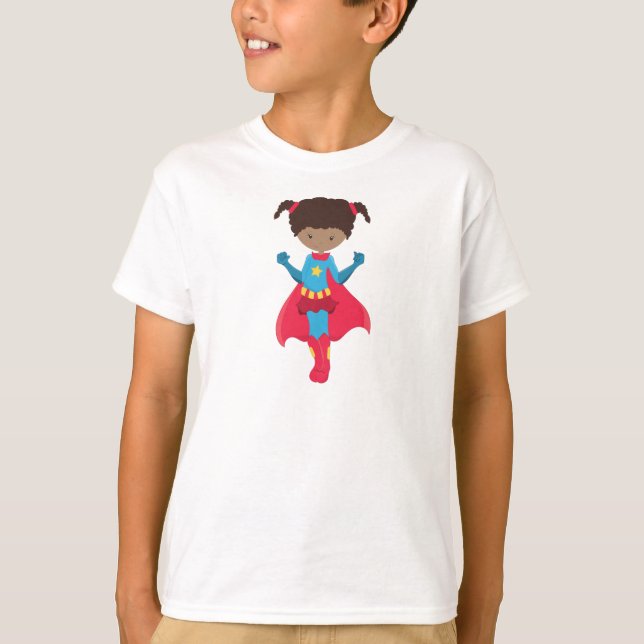 African American Girl, Superhjälte Girl, Red Cape T Shirt (Framsida)