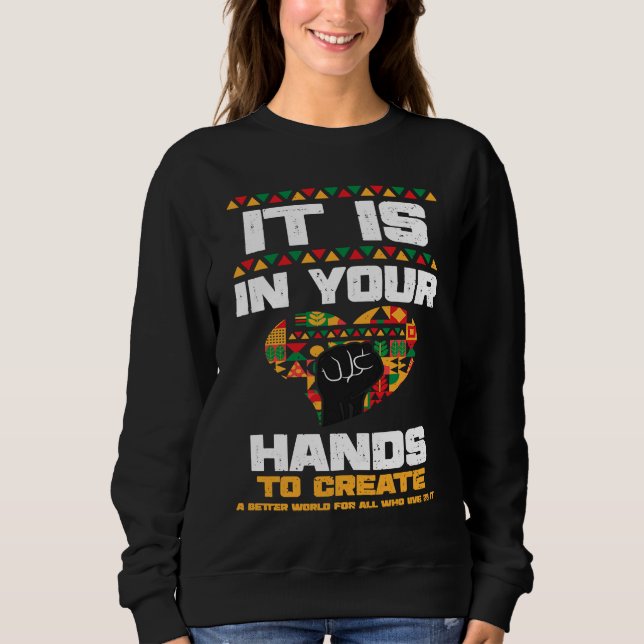 African American It Is In Your Hands  Black Histor T Shirt (Framsida)