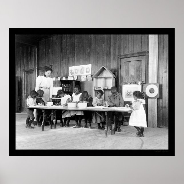 African American Kindergarten in Hampton, VA 1899 Poster (Framsidan)