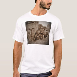 African American Servicemen Clearing Byggnad T Shirt